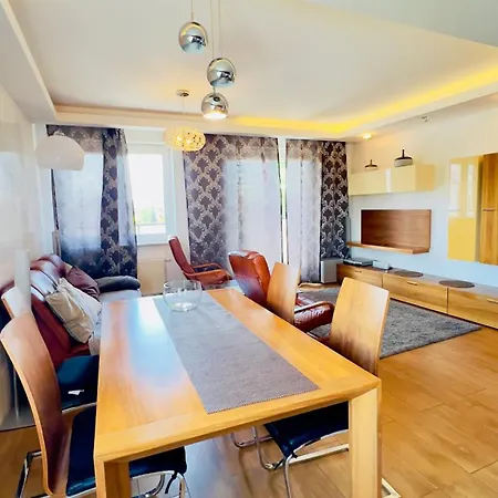 Makowa Street Apartmán *